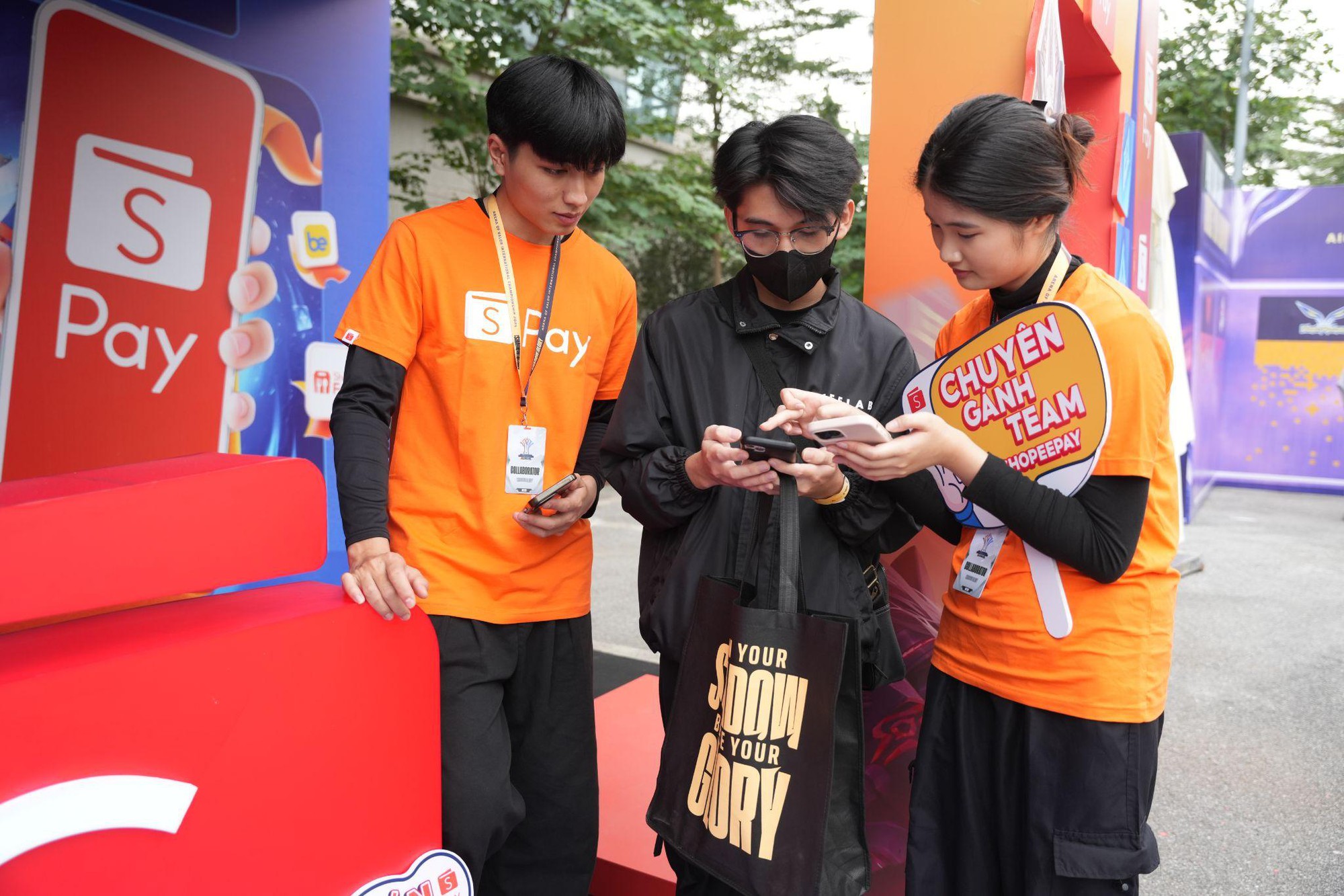 ShopeePay "gây sốt" AIC 2025: Giảm đến 50% nạp thẻ, loạt ưu đãi độc quyền cho fan Esports- Ảnh 9. ShopeePay "gây sốt" AIC 2025: Giảm đến 50% nạp thẻ, loạt ưu đãi độc quyền cho fan Esports- Ảnh 9.