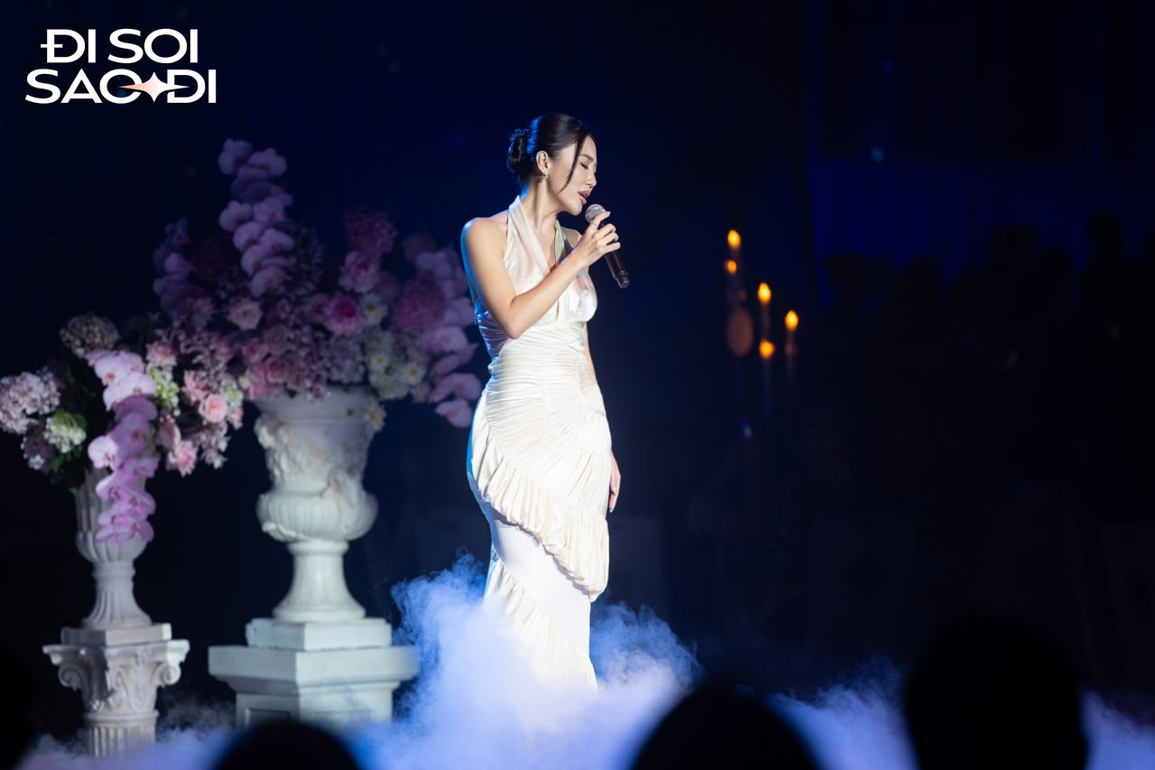 Ca sĩ mở màn hôn lễ bạc tỷ của Tiên Nguyễn và chồng gốc Dubai: Giọng ngọt như "mía lùi", hát tình ca quá hợp!- Ảnh 7. Ca sĩ mở màn hôn lễ bạc tỷ của Tiên Nguyễn và chồng gốc Dubai: Giọng ngọt như "mía lùi", hát tình ca quá hợp!- Ảnh 7.