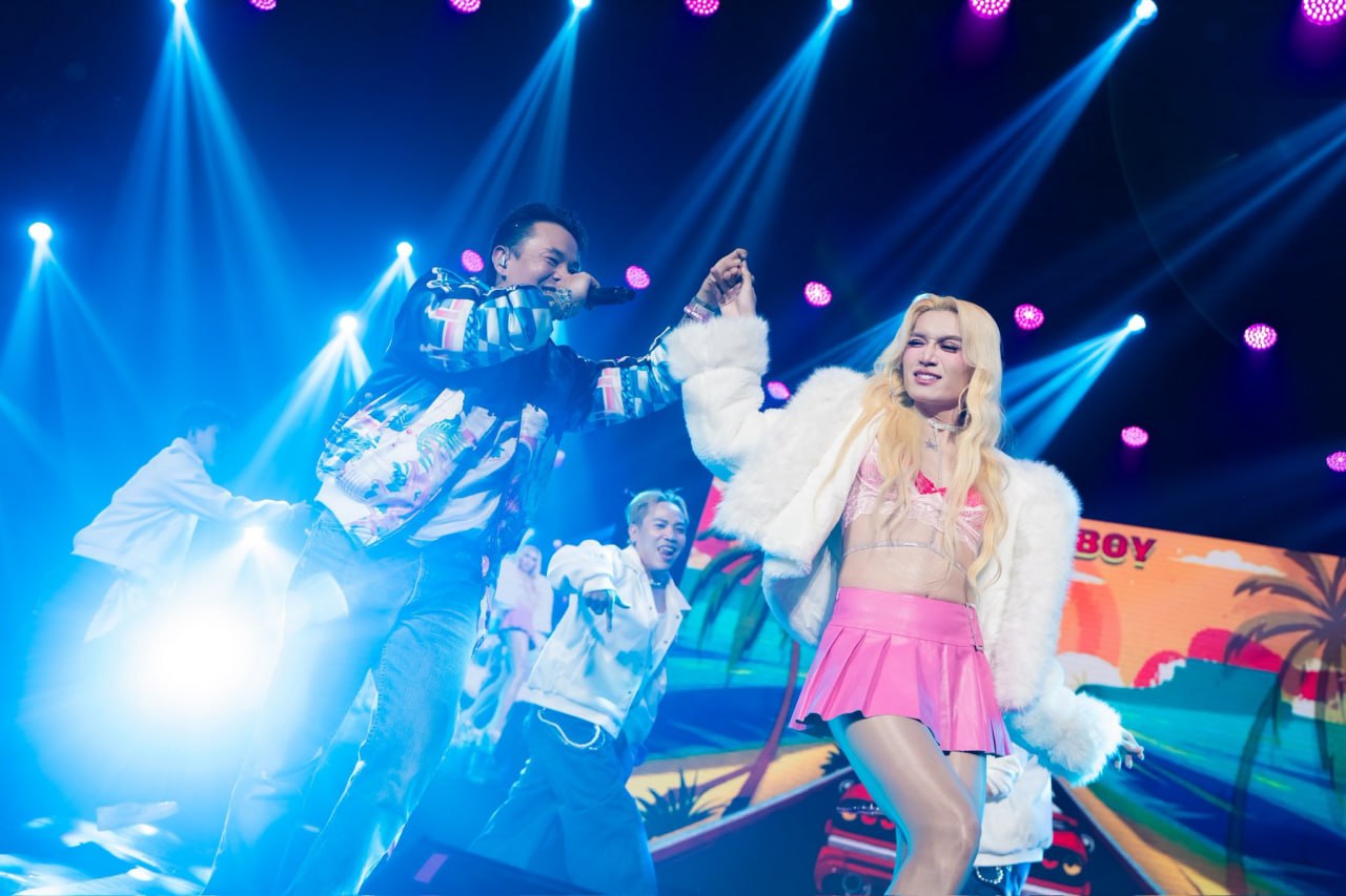 Phát hiện “mỹ nhân” khiến Binz mất tập trung, hoảng hốt không thể rap nổi!- Ảnh 8. Phát hiện “mỹ nhân” khiến Binz mất tập trung, hoảng hốt không thể rap nổi!- Ảnh 8.