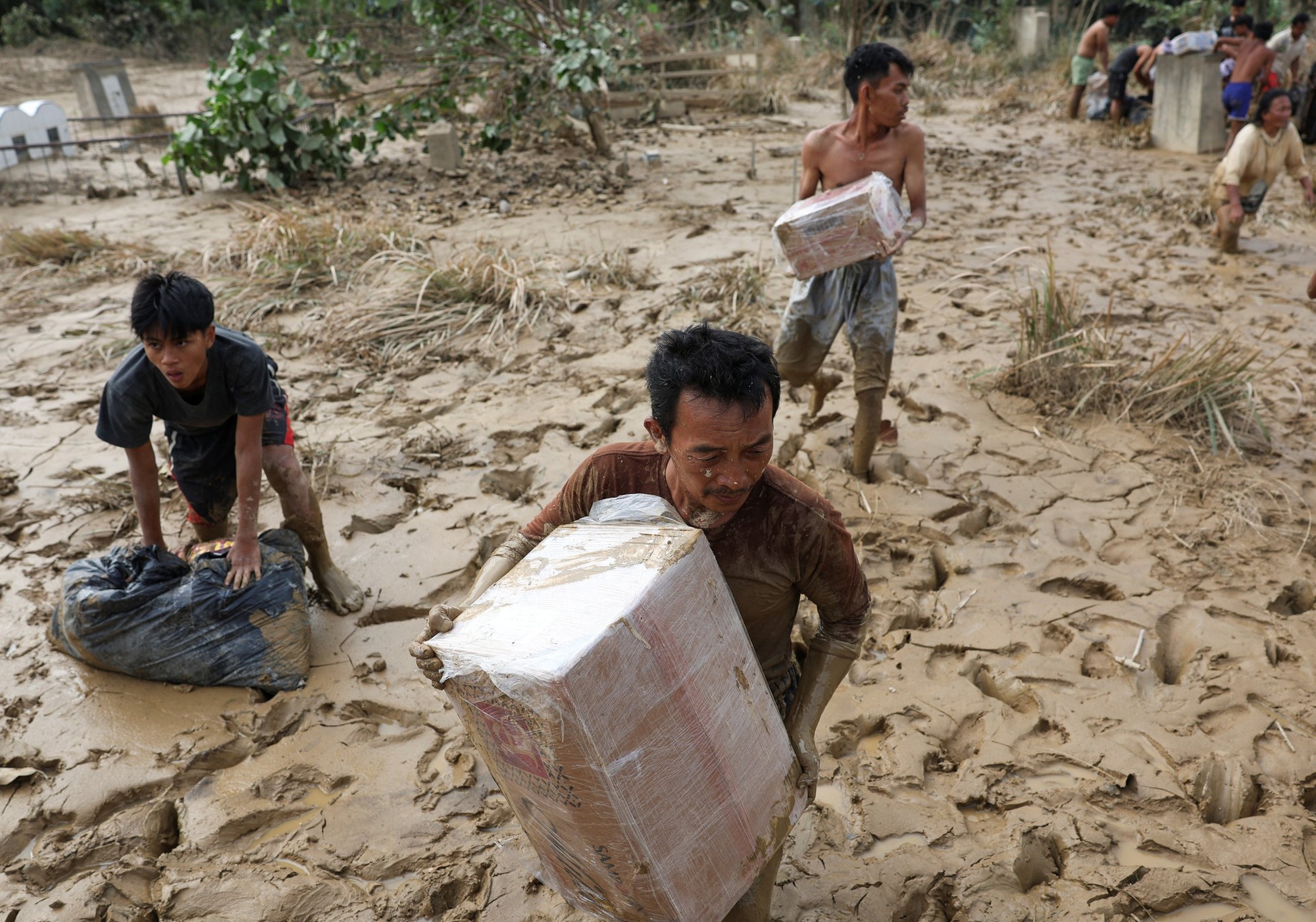 908 người thiệt mạng, 410 người mất tích, nạn đói đe doạ: Indonesia đối mặt với thảm hoạ chưa từng có tiền lệ- Ảnh 2.