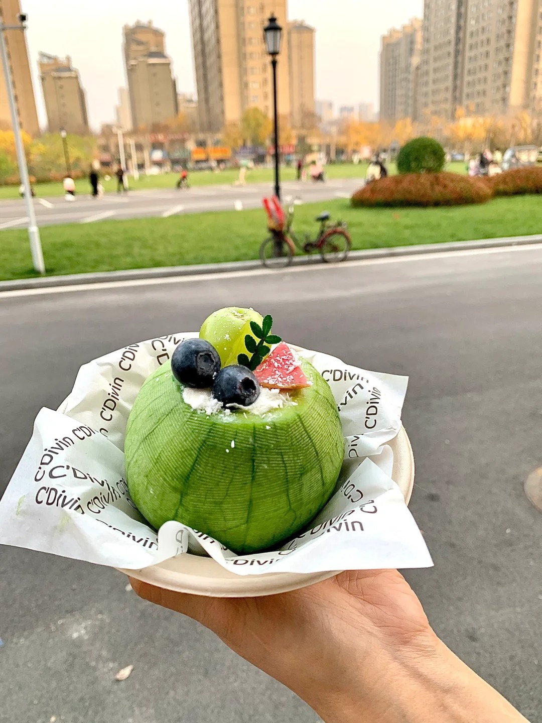 Món tráng miệng làm từ sữa chua "ăn cả vỏ" này khiến chị em mê mệt, thử một miếng là "dính" ngay lập tức!- Ảnh 21.