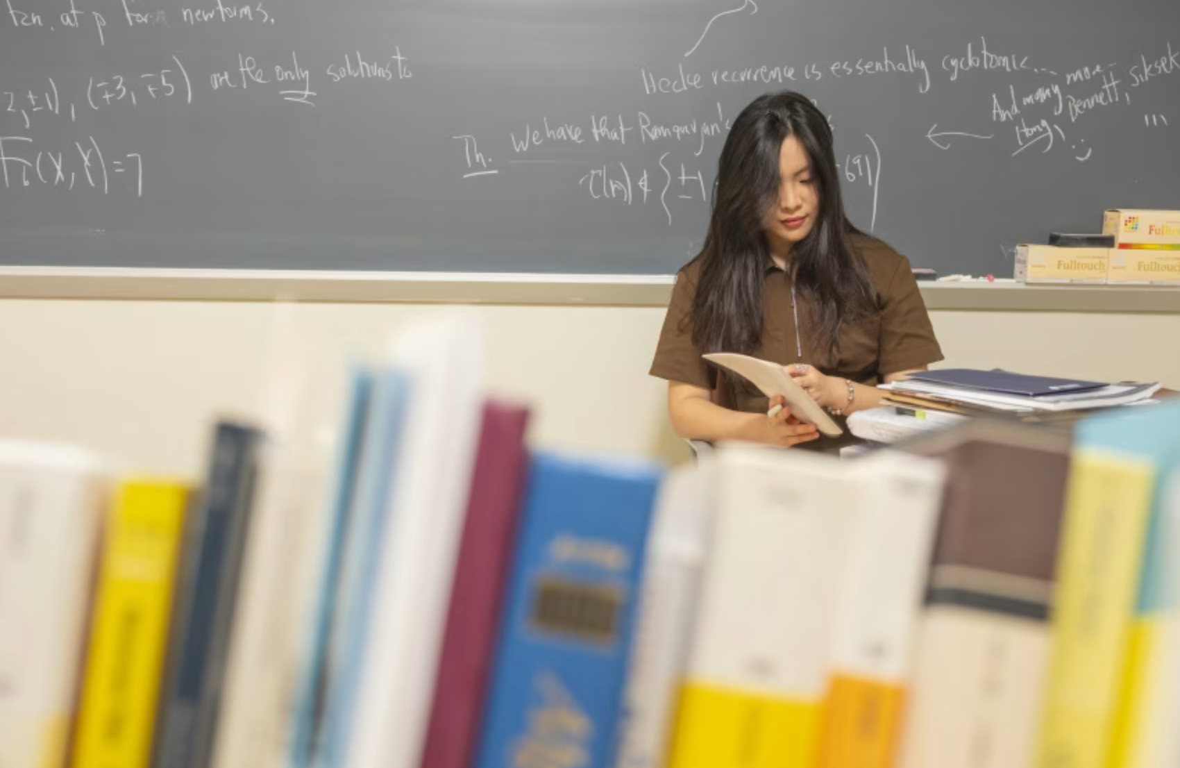 Huyền thoại toán học U60 bỏ sự nghiệp, đầu quân cho 1 startup AI của nữ founder 24 tuổi: Vừa gọi vốn 64 triệu USD, chiêu mộ cả nhân tài của Mark Zuckerberg- Ảnh 3.