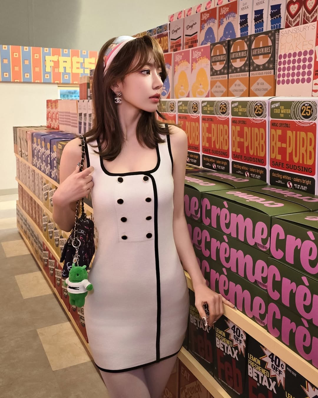 Nữ ca sĩ bất tài này sẽ làm bất cứ điều gì trừ học hát- Ảnh 4.