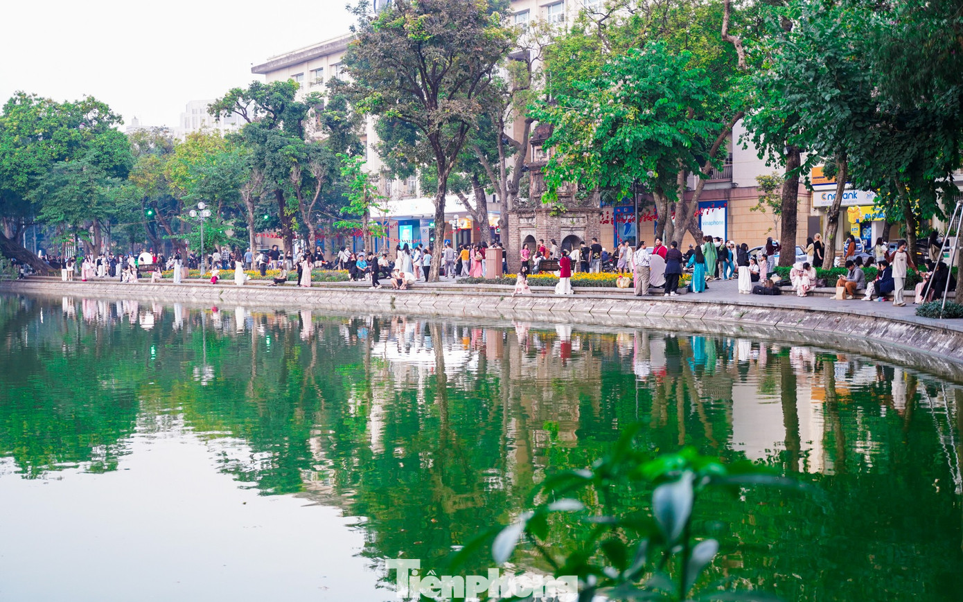 'Nàng thơ' chi tiền triệu chụp ảnh áo dài cuối năm- Ảnh 1.