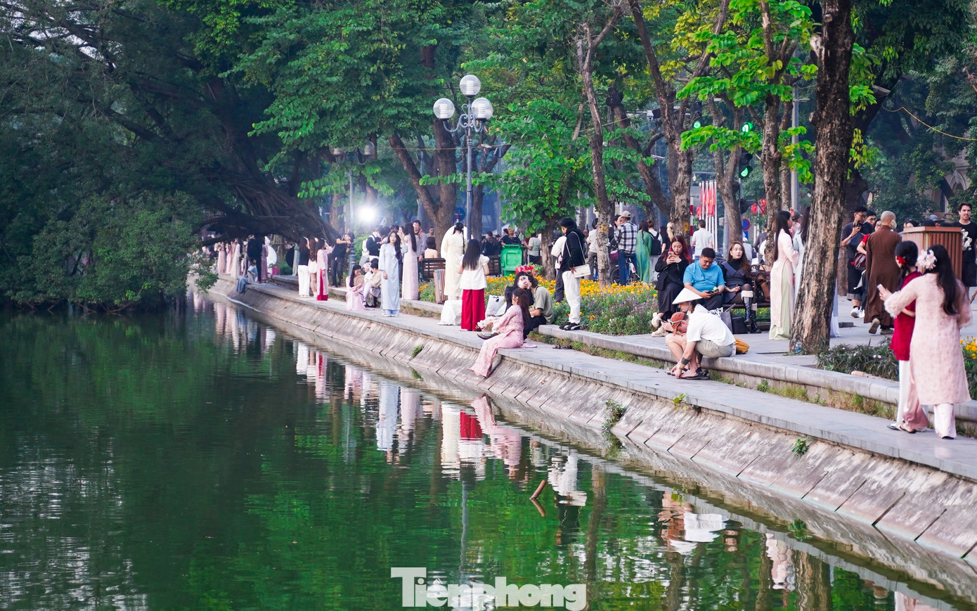 'Nàng thơ' chi tiền triệu chụp ảnh áo dài cuối năm- Ảnh 2.