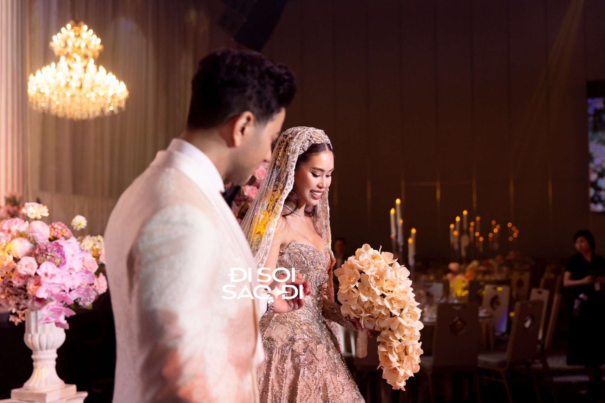 Ái nữ nhà tỷ phú Johnathan Hạnh Nguyễn hoá công chúa trong lễ cưới, visual bùng nổ bên cạnh chồng gốc Dubai- Ảnh 3. Ái nữ nhà tỷ phú Johnathan Hạnh Nguyễn hoá công chúa trong lễ cưới, visual bùng nổ bên cạnh chồng gốc Dubai- Ảnh 3.