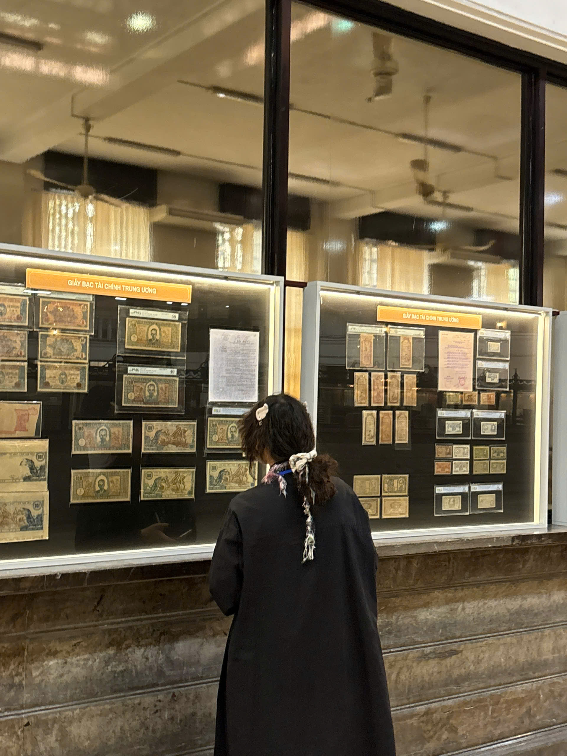 Bên trong căn phòng đầy tiền mặt tại Ngân hàng Nhà nước Việt Nam, lần đầu mở cửa công khai cho người dân chiêm ngưỡng- Ảnh 18. Bên trong căn phòng đầy tiền mặt tại Ngân hàng Nhà nước Việt Nam, lần đầu mở cửa công khai cho người dân chiêm ngưỡng- Ảnh 18.