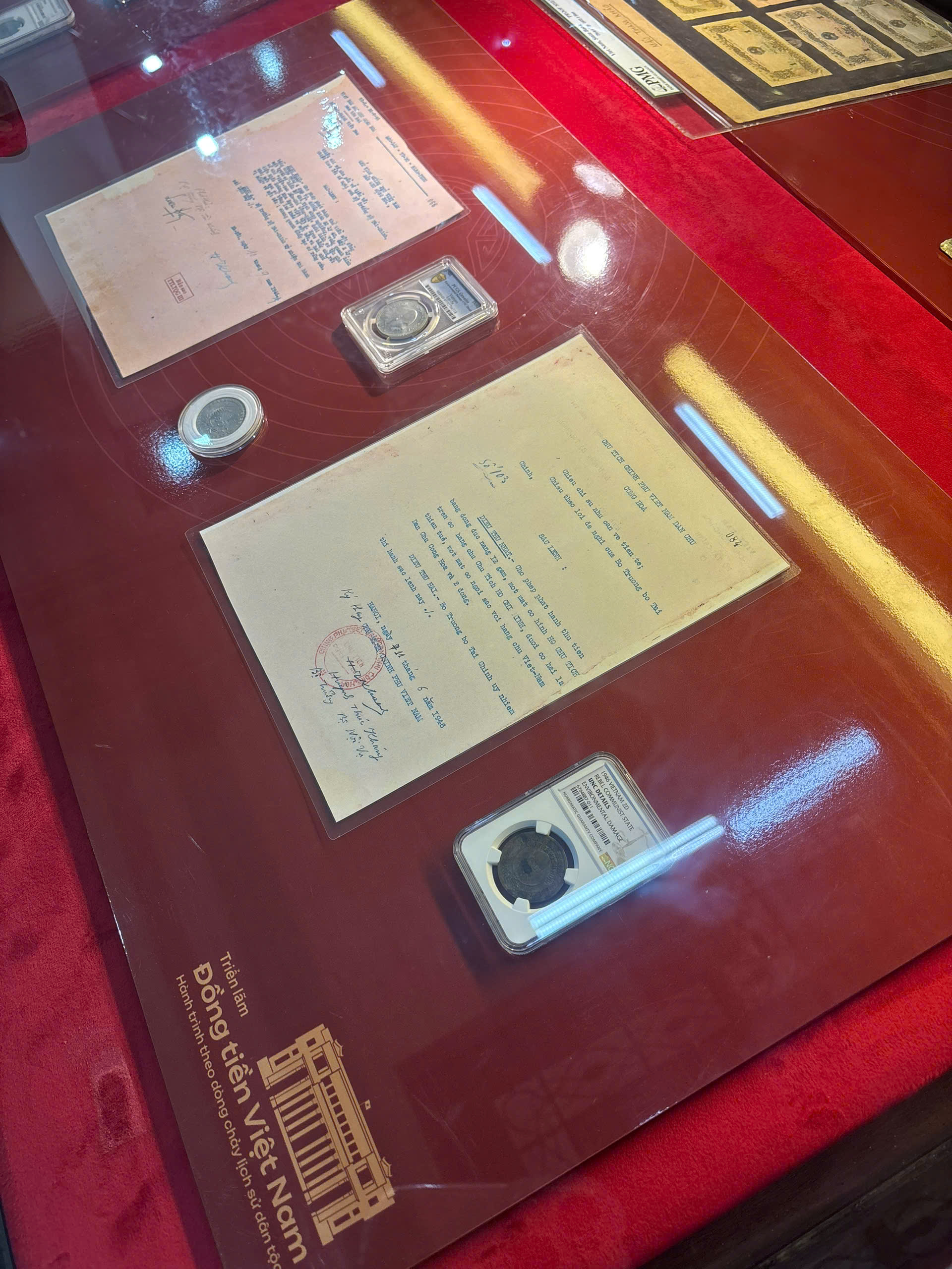 Bên trong căn phòng đầy tiền mặt tại Ngân hàng Nhà nước Việt Nam, lần đầu mở cửa công khai cho người dân chiêm ngưỡng- Ảnh 12. Bên trong căn phòng đầy tiền mặt tại Ngân hàng Nhà nước Việt Nam, lần đầu mở cửa công khai cho người dân chiêm ngưỡng- Ảnh 12.