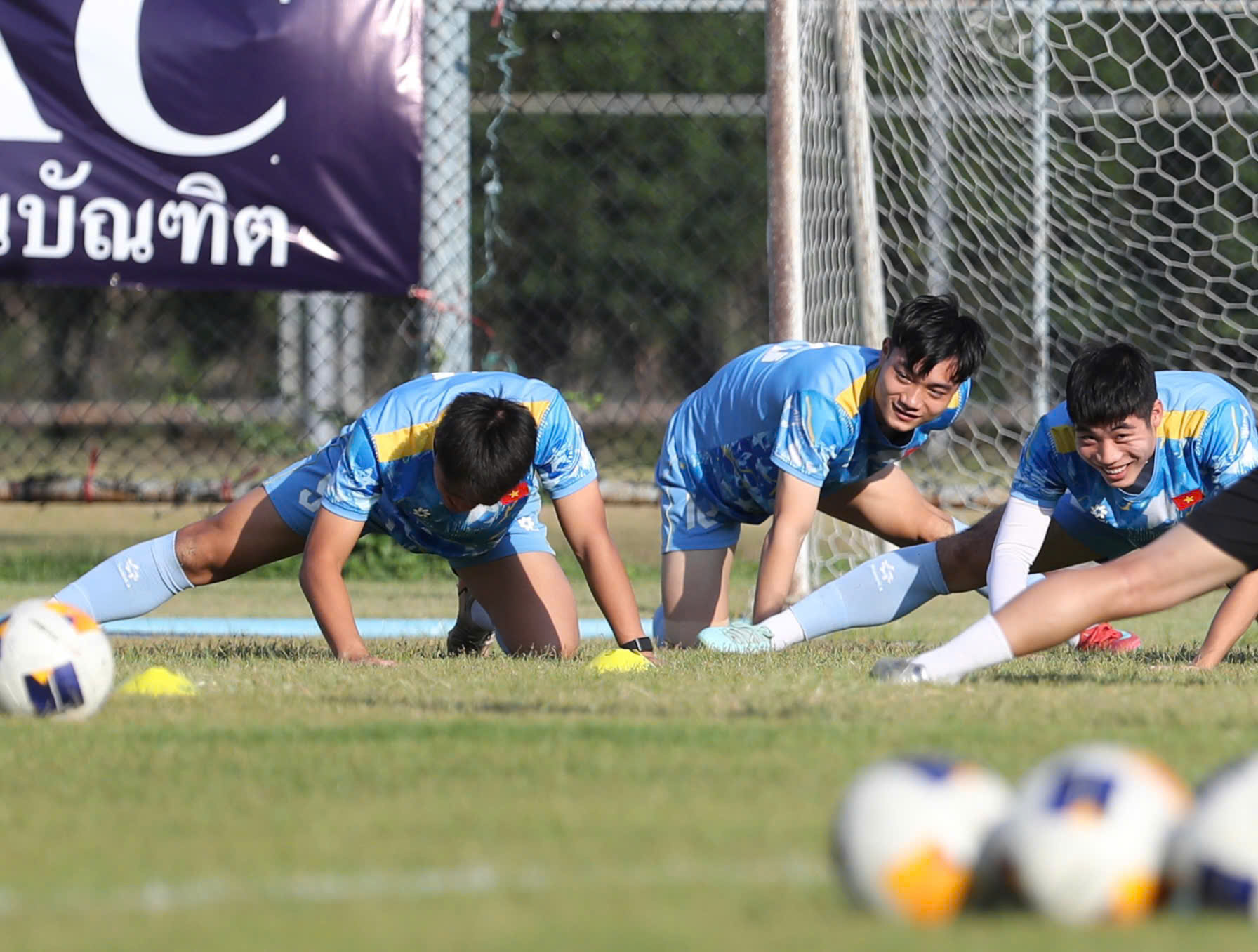 Tận mắt gặp ngôi sao U22 Việt Nam sáng học đại học chiều đá SEA Games- Ảnh 3.
