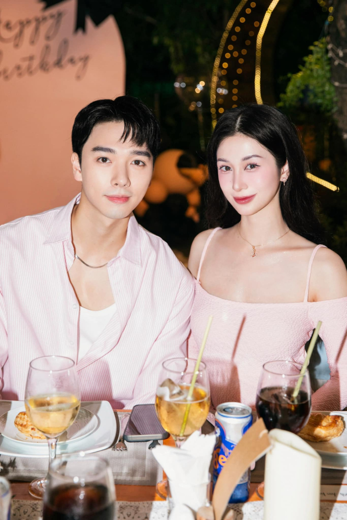 Rộ tin cặp chị - em Vbiz toang vì đàng gái ngoại tình, bị bắt ghen tại trận: Chính chủ lên tiếng nóng- Ảnh 1. Rộ tin cặp chị - em Vbiz toang vì đàng gái ngoại tình, bị bắt ghen tại trận: Chính chủ lên tiếng nóng- Ảnh 1.