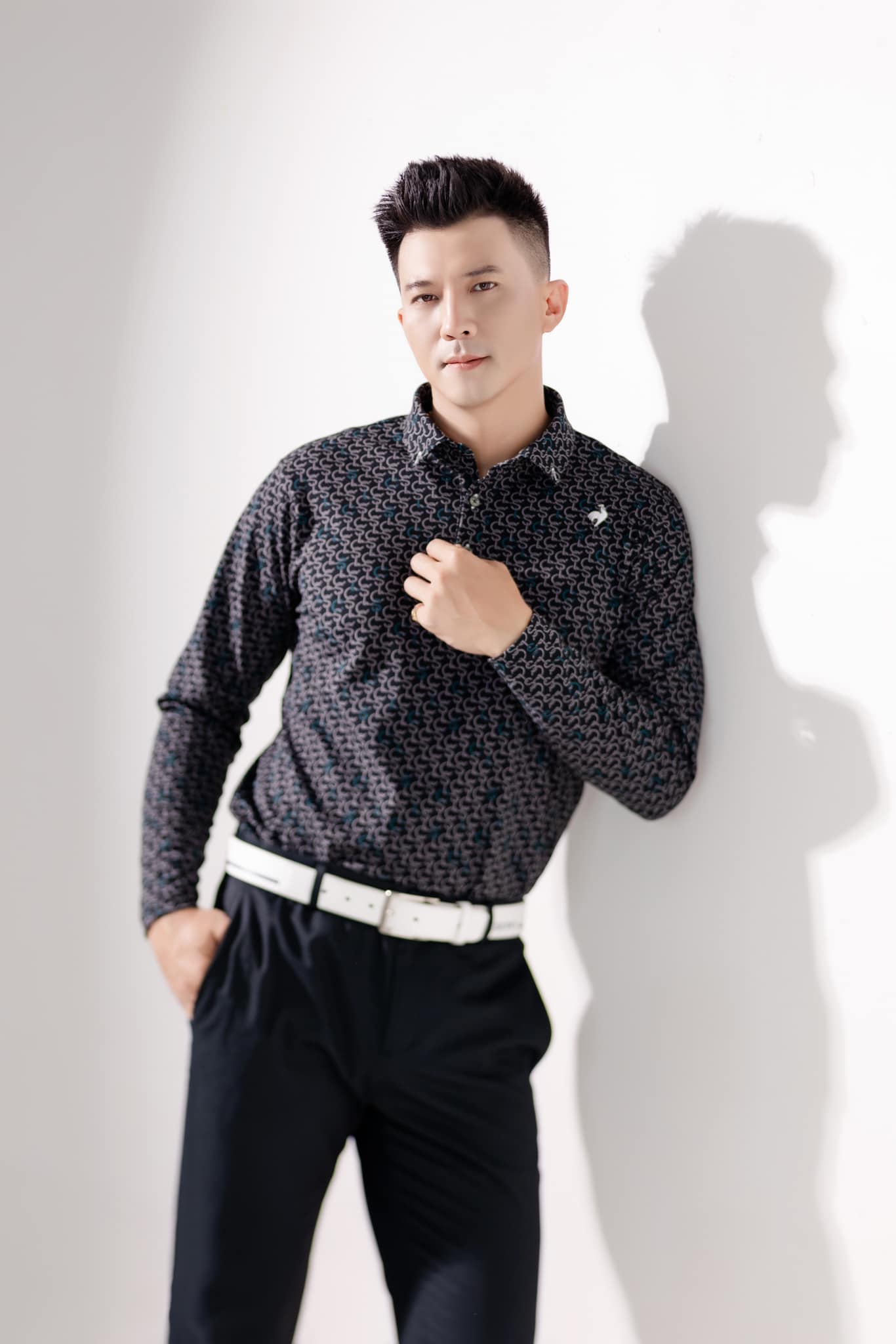 Tổng tài phim giờ vàng được Bộ Quốc Phòng khen thưởng: Hot boy bán nước mía đổi đời nhờ thi Siêu mẫu, visual không điểm chê- Ảnh 2. Tổng tài phim giờ vàng được Bộ Quốc Phòng khen thưởng: Hot boy bán nước mía đổi đời nhờ thi Siêu mẫu, visual không điểm chê- Ảnh 2.