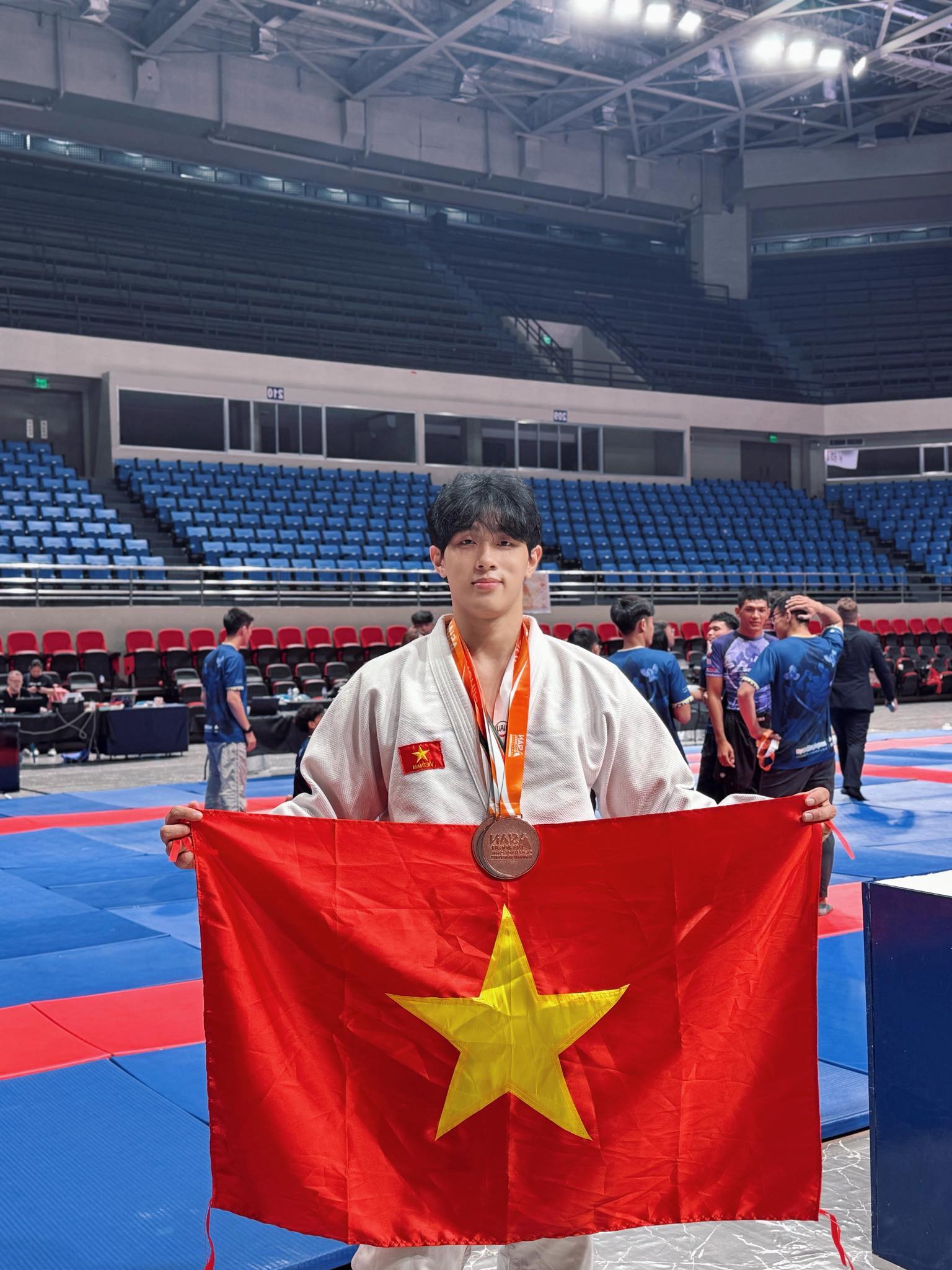 Trai đẹp tuyển võ Việt Nam dự SEA Games 33: Visual cực phẩm, body 6 múi cuồn cuộn- Ảnh 3.