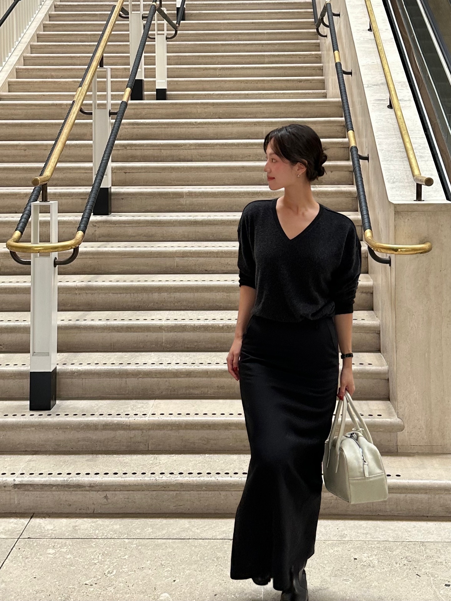 5 item công sở không bao giờ lỗi mốt, càng thích mặc đồ đơn giản càng nên có- Ảnh 6.