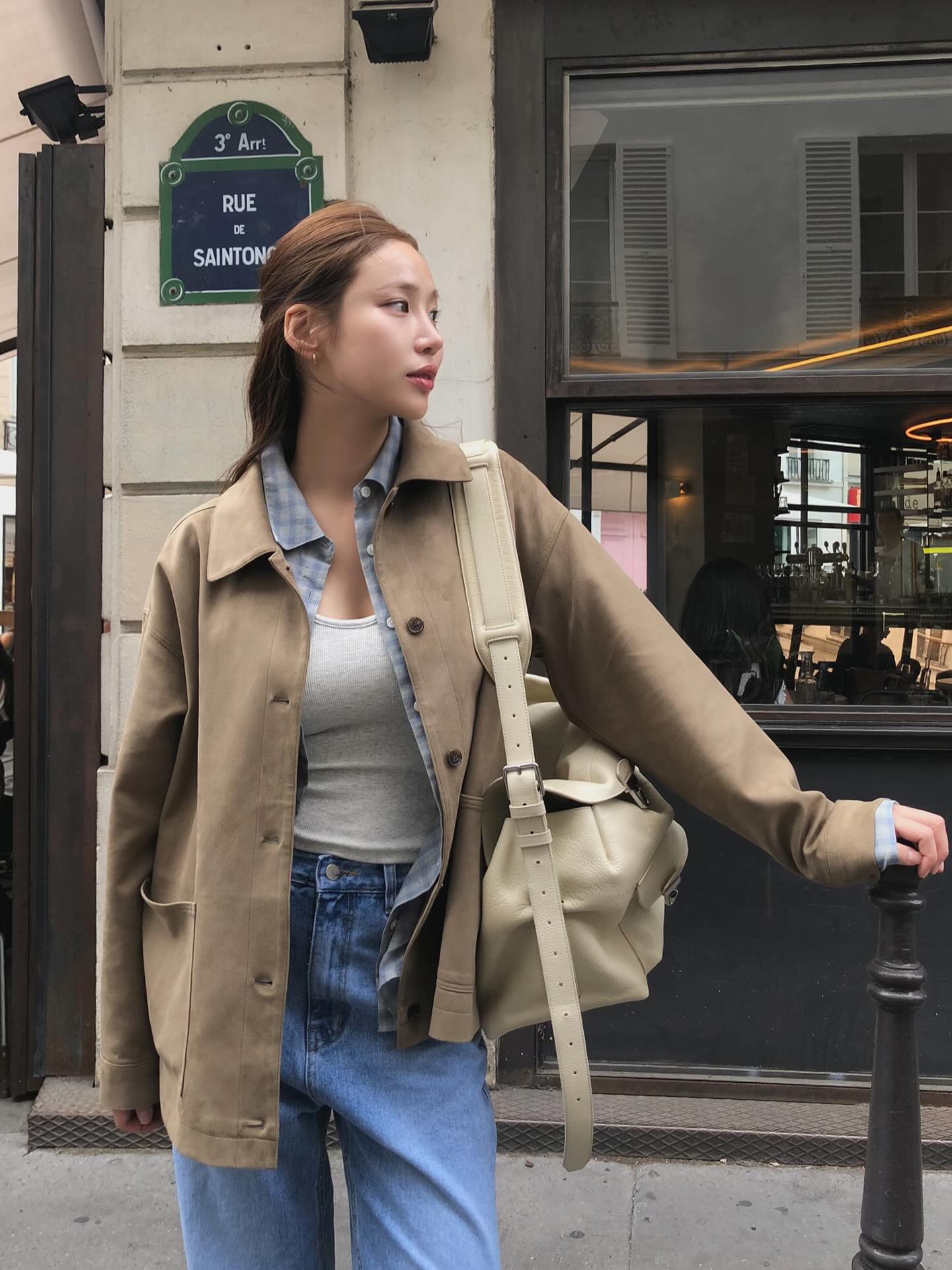 5 kiểu áo khoác kết hợp với quần jeans là đẹp nhất- Ảnh 8. 5 kiểu áo khoác kết hợp với quần jeans là đẹp nhất- Ảnh 8.