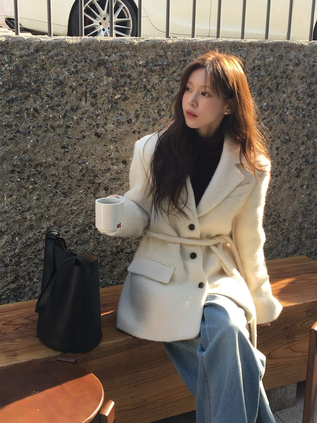 5 kiểu áo khoác kết hợp với quần jeans là đẹp nhất- Ảnh 10. 5 kiểu áo khoác kết hợp với quần jeans là đẹp nhất- Ảnh 10.