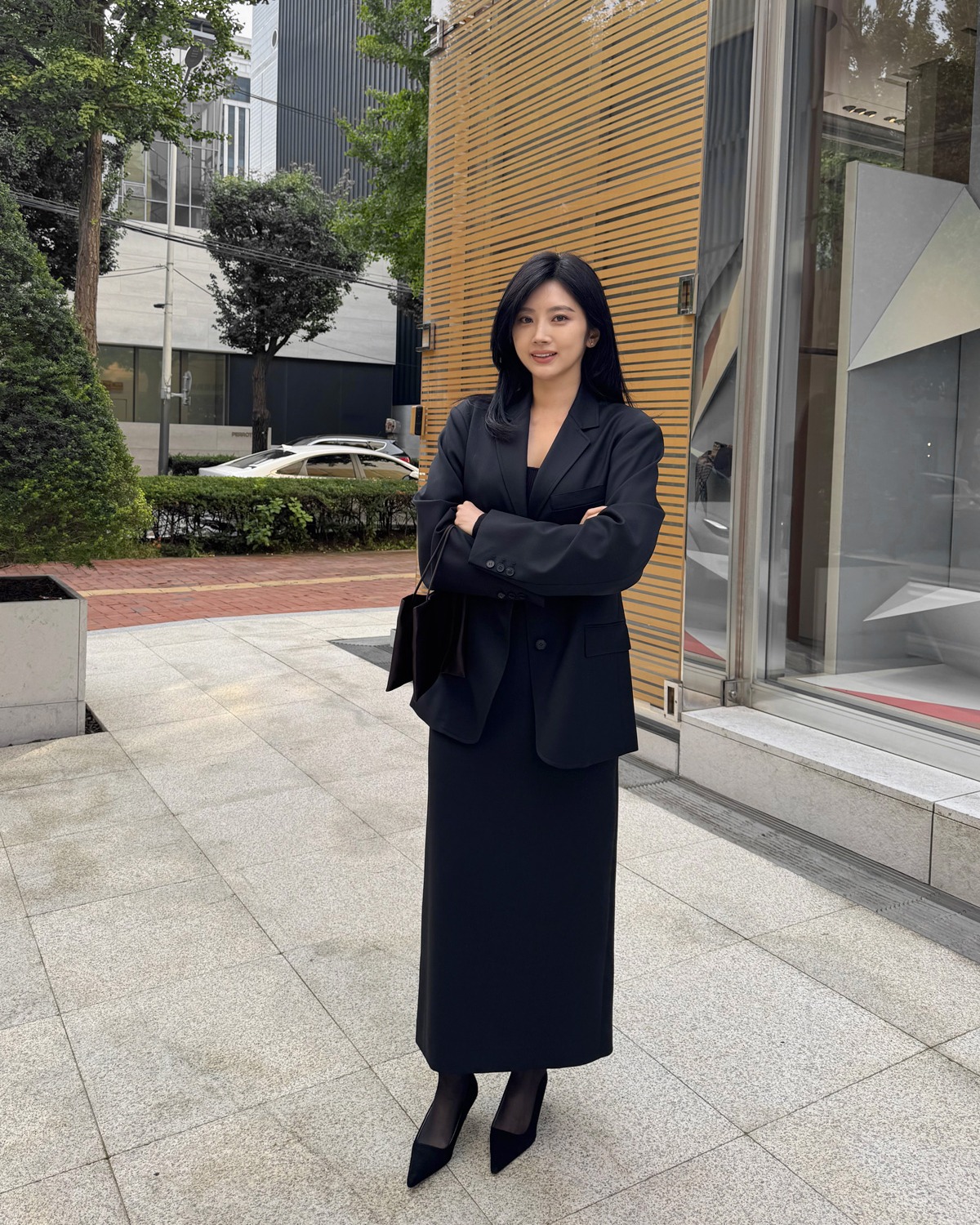 5 item công sở không bao giờ lỗi mốt, càng thích mặc đồ đơn giản càng nên có- Ảnh 2.