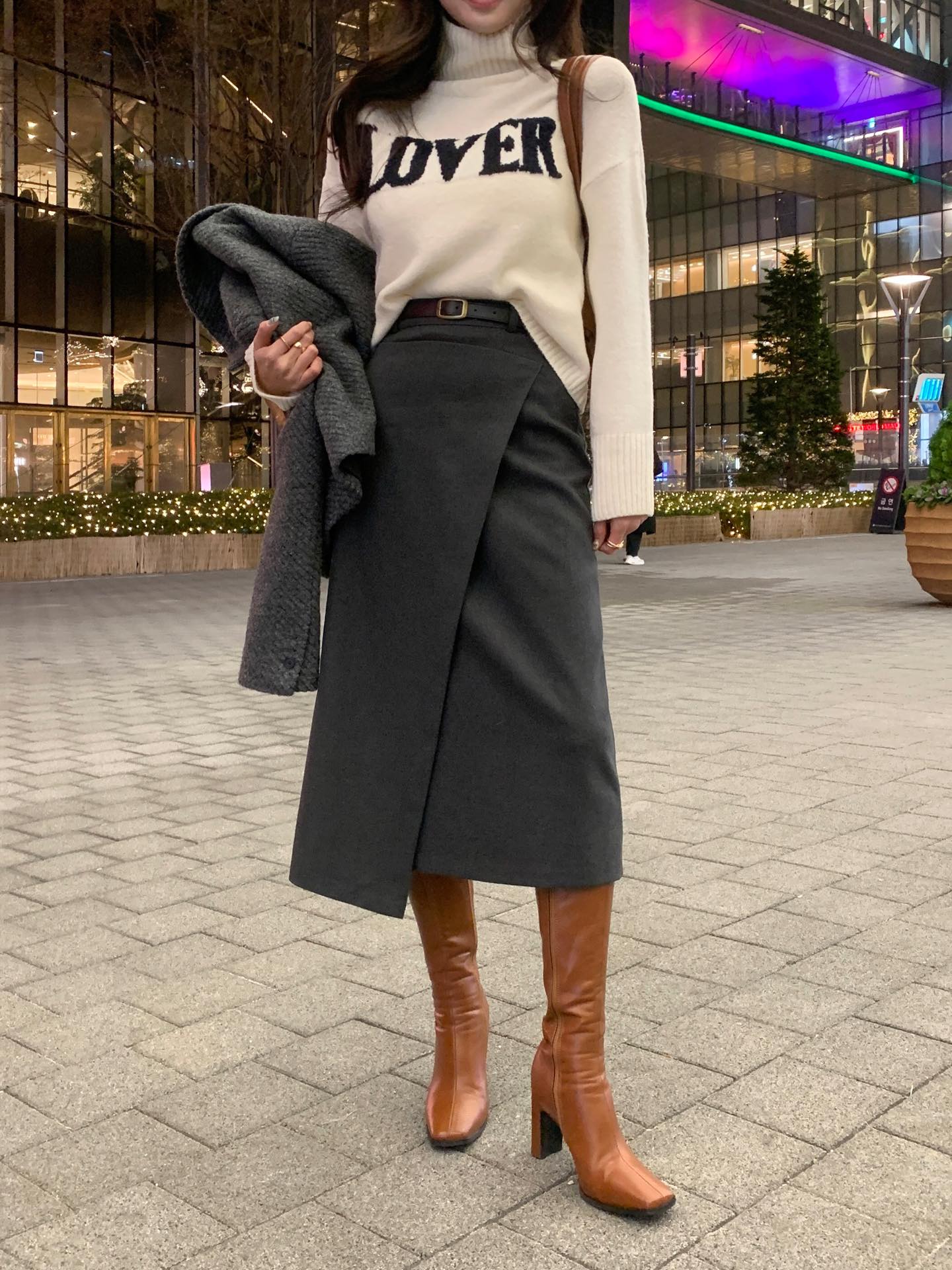 Chị em chỉ cần có đúng 3 đôi giày cao gót để sành điệu từ công sở ra phố- Ảnh 4.