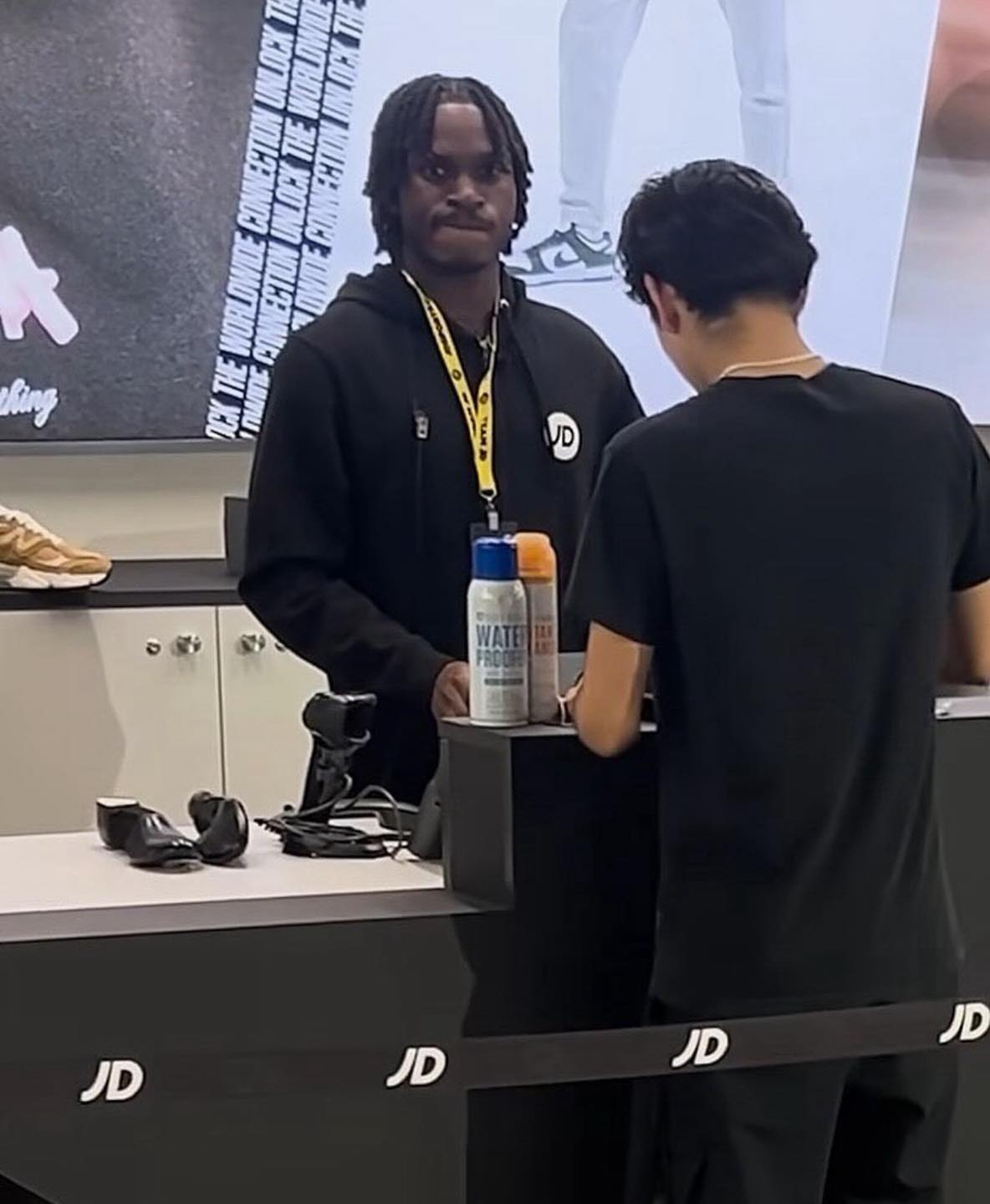 Sự thật đau đầu về "anh da đen bận rộn nhất hành tinh" làm 1001 nghề đang viral nhất mạng- Ảnh 4.