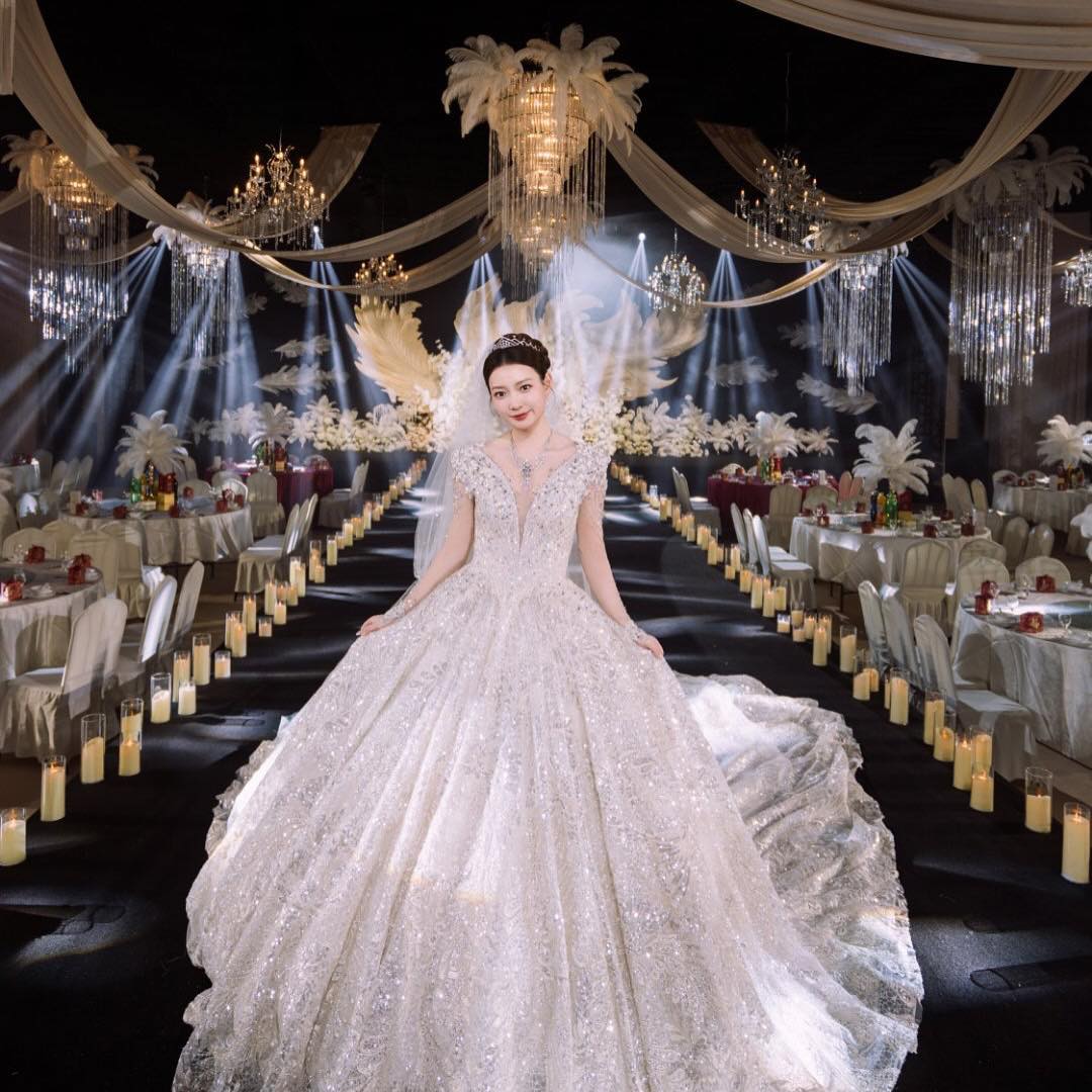 Nữ hoàng cầu lông xinh đẹp như tiên nữ trong ngày cưới ngôi sao cùng đội tuyển- Ảnh 6. Nữ hoàng cầu lông xinh đẹp như tiên nữ trong ngày cưới ngôi sao cùng đội tuyển- Ảnh 6.