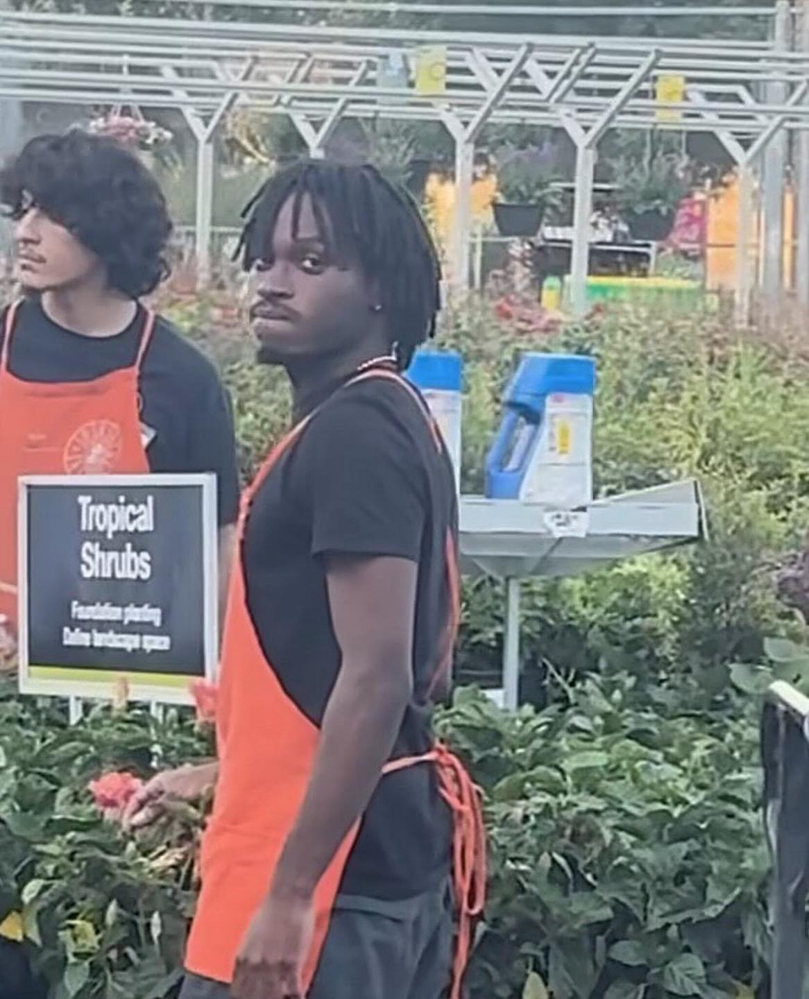 Sự thật đau đầu về "anh da đen bận rộn nhất hành tinh" làm 1001 nghề đang viral nhất mạng- Ảnh 6.