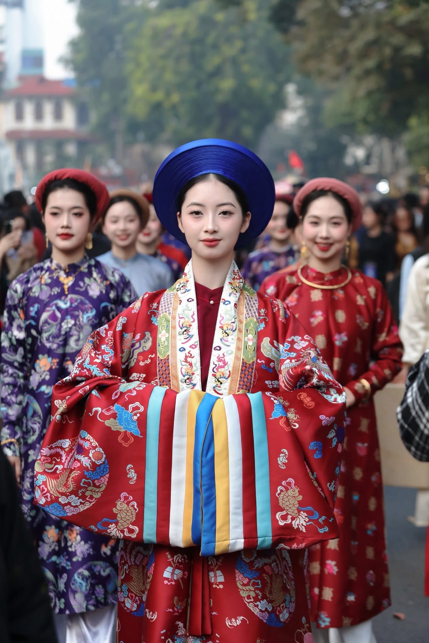 Nét căng: Dàn nam thanh, nữ tú mặc cổ phục Việt 