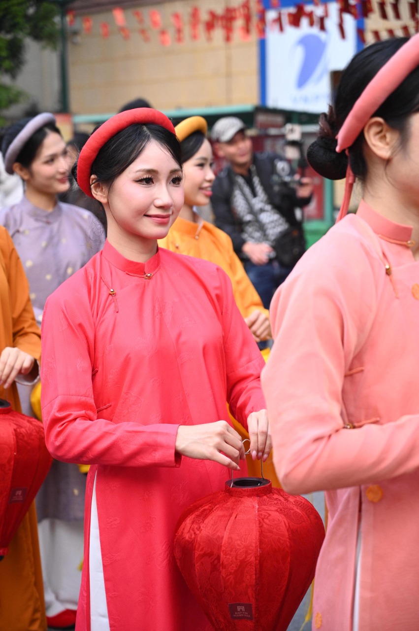 Nét căng: Dàn nam thanh, nữ tú mặc cổ phục Việt 