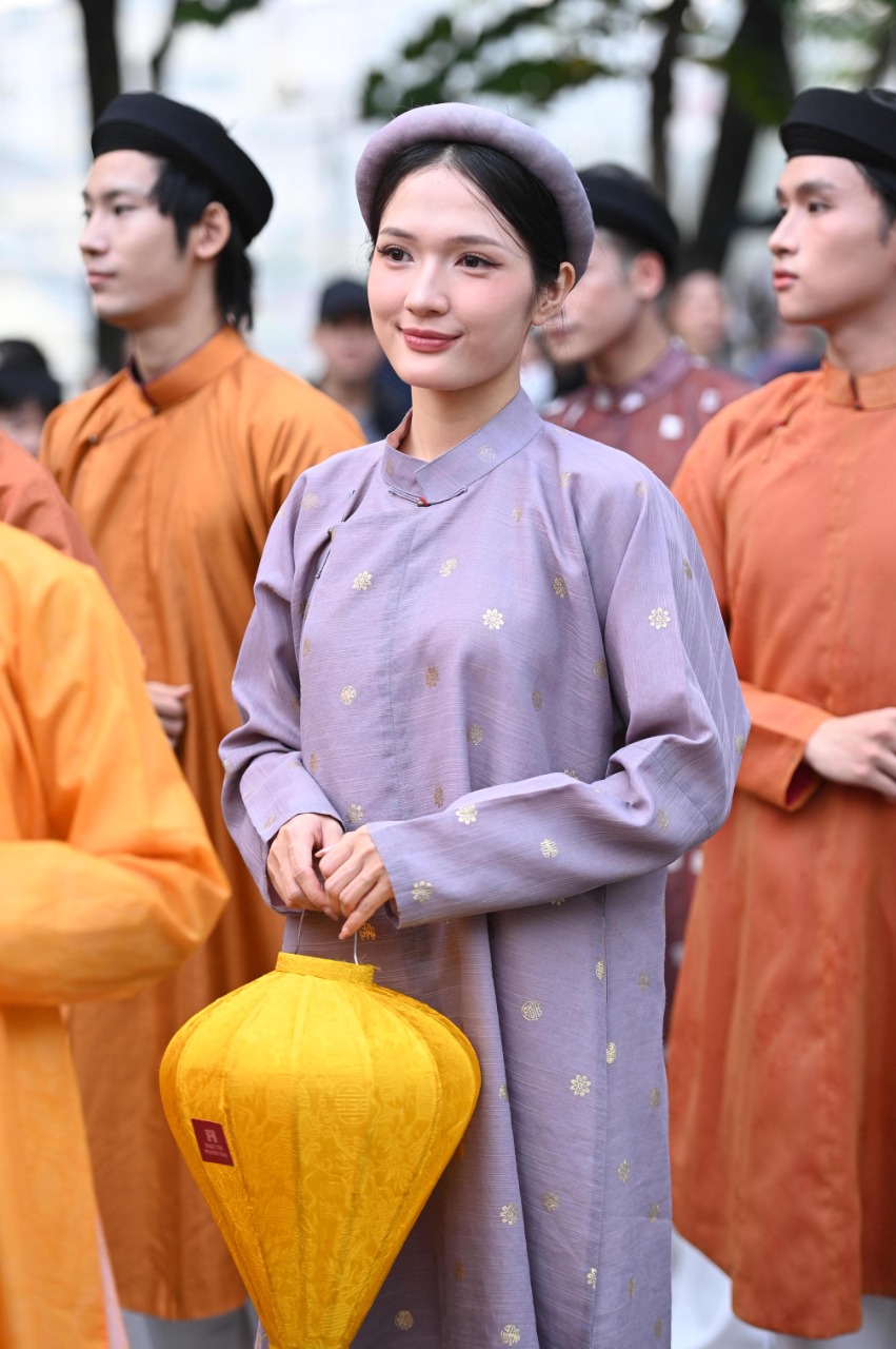 Nét căng: Dàn nam thanh, nữ tú mặc cổ phục Việt 