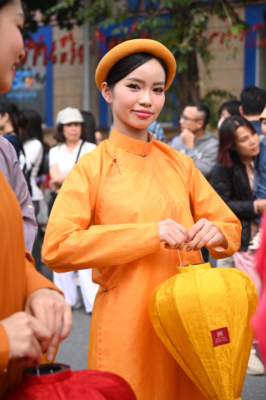 Nét căng: Dàn nam thanh, nữ tú mặc cổ phục Việt 