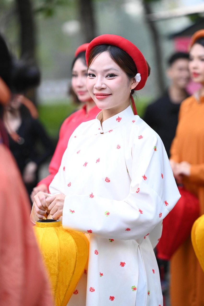 Nét căng: Dàn nam thanh, nữ tú mặc cổ phục Việt 