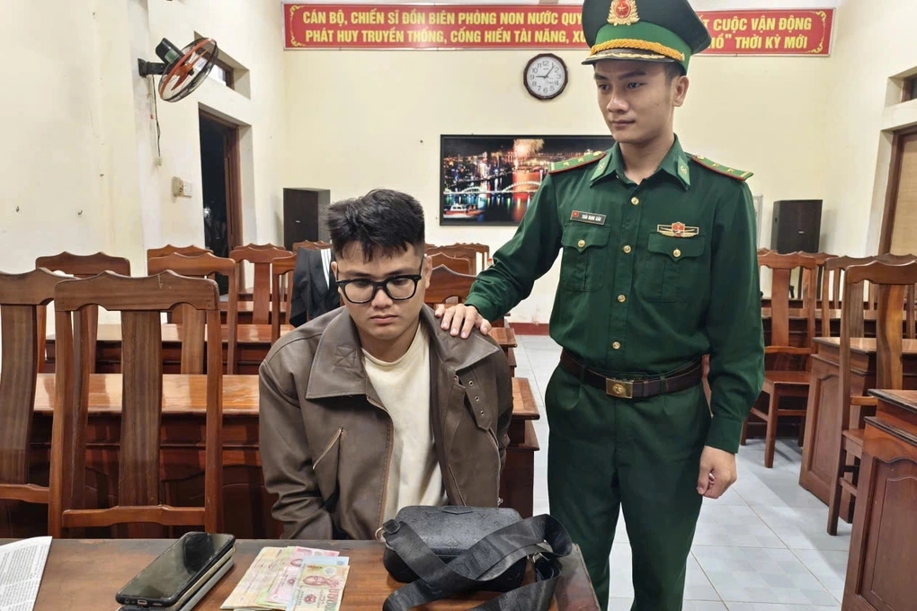 Bắt Nguyễn Quang Hải sinh năm 2000- Ảnh 1.