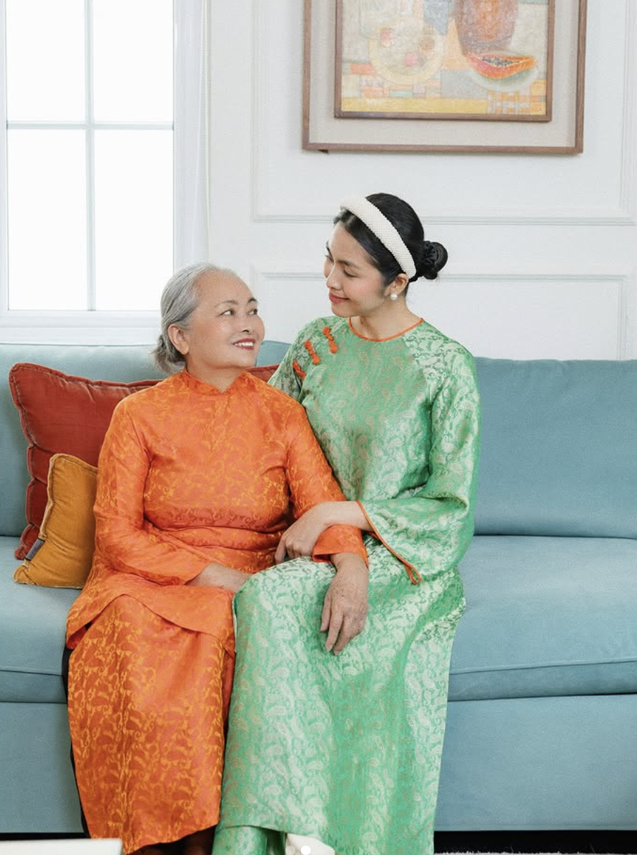 Đẳng cấp dâu hào môn: 4 tiêu chí chọn áo dài Đẳng cấp dâu hào môn: 4 tiêu chí chọn áo dài