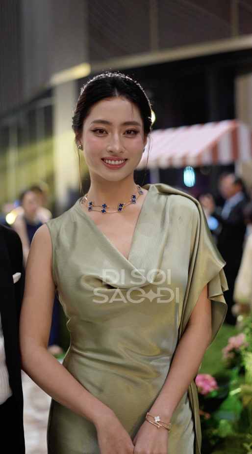 Đám cưới nhà tỷ phú khiến dân tình mãn nhãn: Người mặc sến lại rất sang, người đơn giản thì lại quá tinh tế- Ảnh 9.