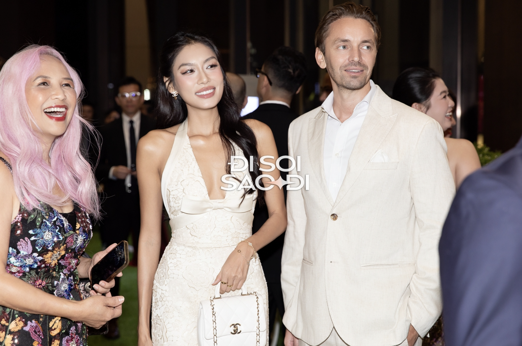 Đám cưới nhà tỷ phú khiến dân tình mãn nhãn: Người mặc sến lại rất sang, người đơn giản thì lại quá tinh tế- Ảnh 13.