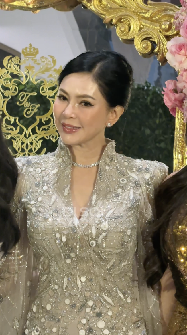 Đám cưới nhà tỷ phú khiến dân tình mãn nhãn: Người mặc sến lại rất sang, người đơn giản thì lại quá tinh tế- Ảnh 6.