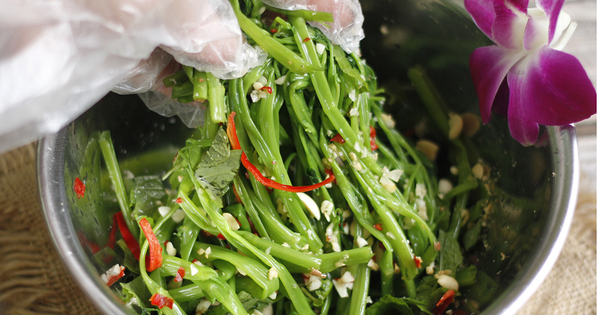 2 loại rau “khoái khẩu” mùa lạnh dễ thành ổ sán, đứng đầu bảng ngoài chợ bán đầy