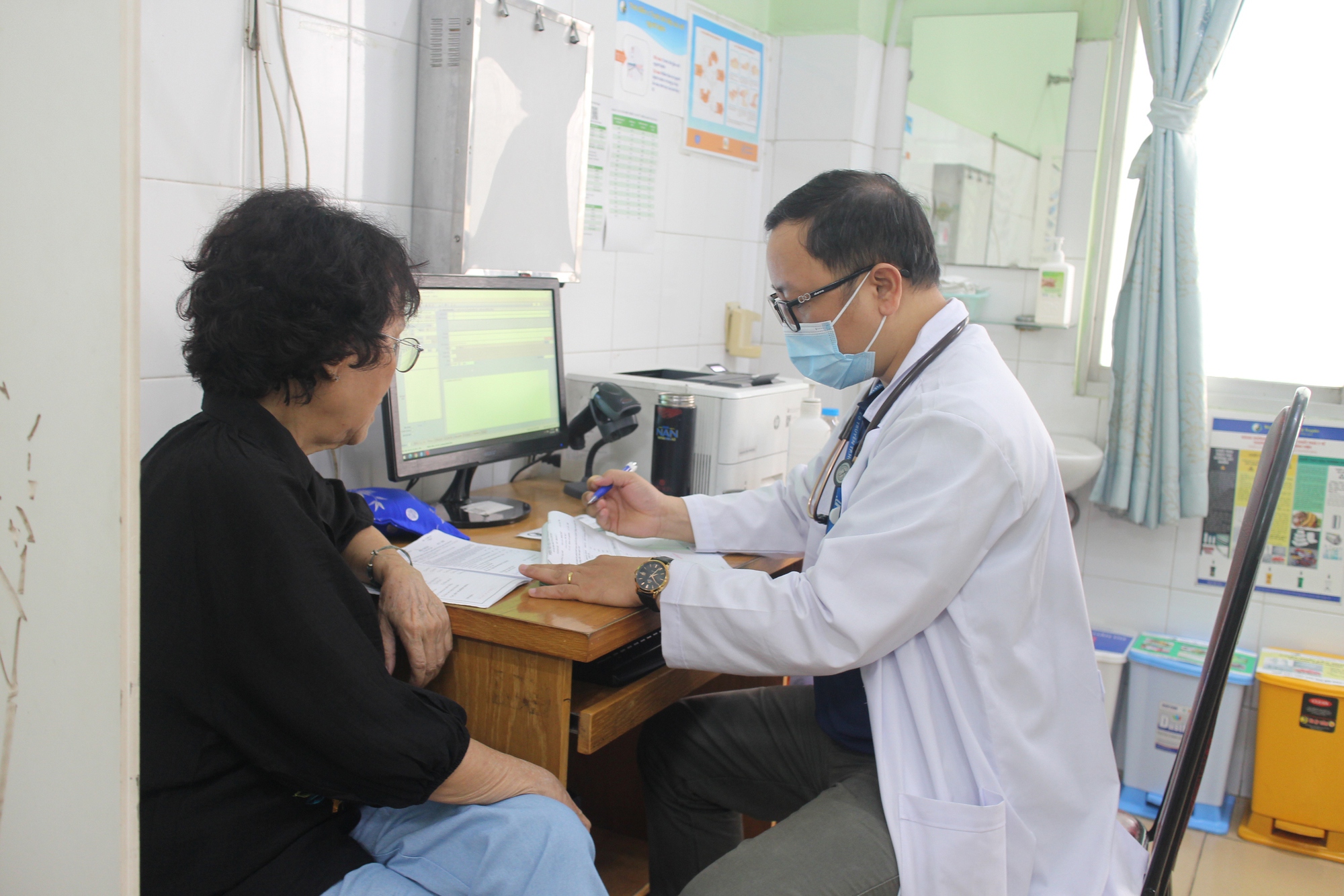 TPHCM: Phân bổ thẻ BHYT mới nhất cho các cơ sở khám chữa bệnh năm 2026- Ảnh 1.