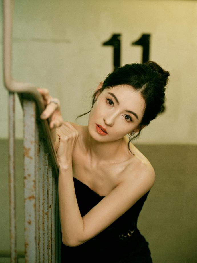 Trương Bá Chi thừa nhận mắc bệnh lạ, sống phụ thuộc vào người quản lý- Ảnh 2. Trương Bá Chi thừa nhận mắc bệnh lạ, sống phụ thuộc vào người quản lý- Ảnh 2.