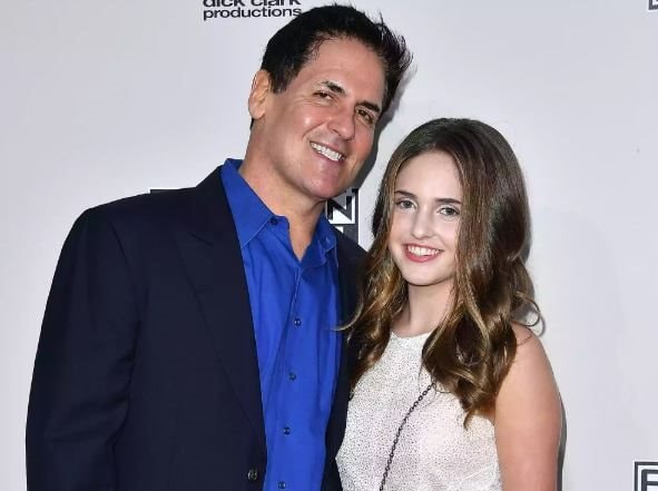 "Nể" cách Shark Mark Cuban dạy con: Phải tự nỗ lực để đạt điều mình muốn, cậu út mới 15 tuổi đã "nghiện" kinh doanh giống cha- Ảnh 1.