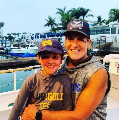 "Nể" cách Shark Mark Cuban dạy con: Phải tự nỗ lực để đạt điều mình muốn, cậu út mới 15 tuổi đã "nghiện" kinh doanh giống cha- Ảnh 3.