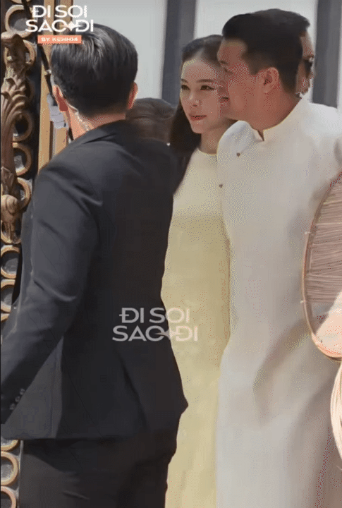 Đẳng cấp dâu hào môn: 4 tiêu chí chọn áo dài Đẳng cấp dâu hào môn: 4 tiêu chí chọn áo dài