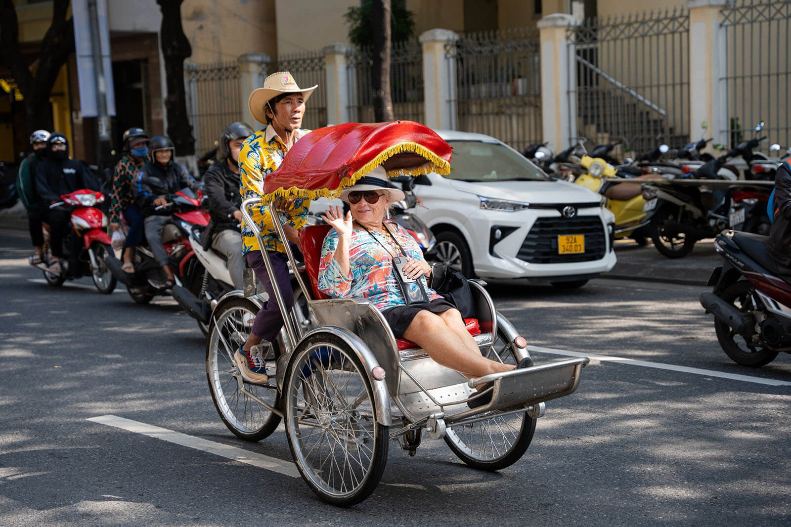 Thứ tiếng mà tài xế xích lô ở Đà Nẵng đang được bồi dưỡng: Lọt top khó học nhất thế giới nhưng càng ngày càng hot- Ảnh 1.