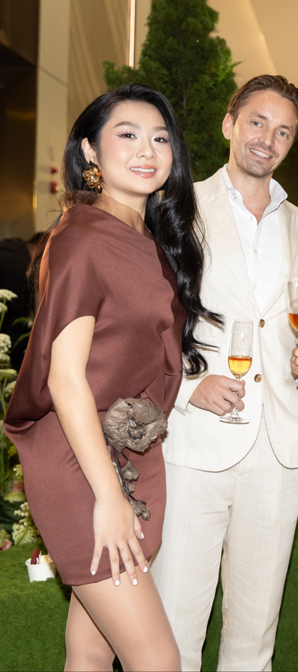 Dàn mỹ nhân đi ăn cưới con gái tỷ phú: Lên đồ tinh tế thanh lịch, quan trọng là KHÔNG lấn lướt cô dâu- Ảnh 19. Dàn mỹ nhân đi ăn cưới con gái tỷ phú: Lên đồ tinh tế thanh lịch, quan trọng là KHÔNG lấn lướt cô dâu- Ảnh 19.