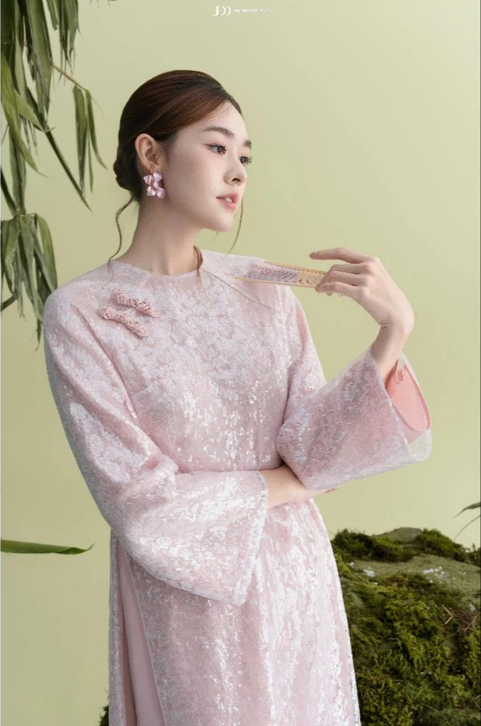 Vạn vật đều thua khi Hà Tăng mặc áo dài- Ảnh 16.