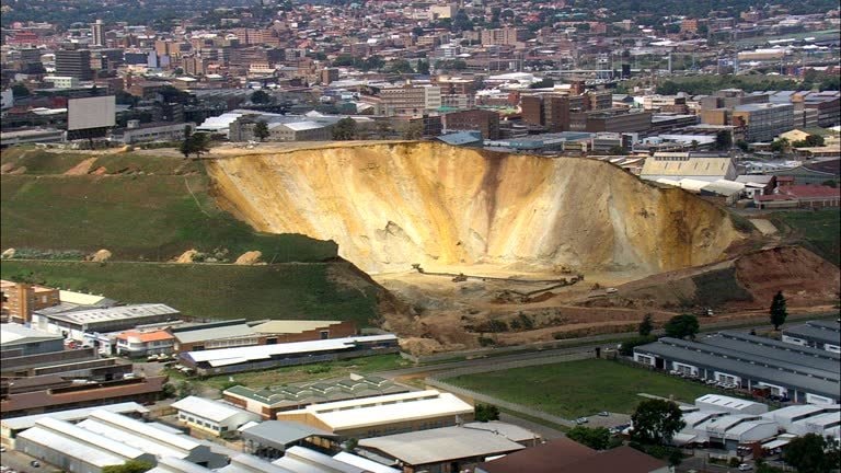 Mỏ vàng trữ lượng nhiều không thể tin nổi, nằm ở độ cao hơn 1.900 mét so với mực nước biển- Ảnh 2.