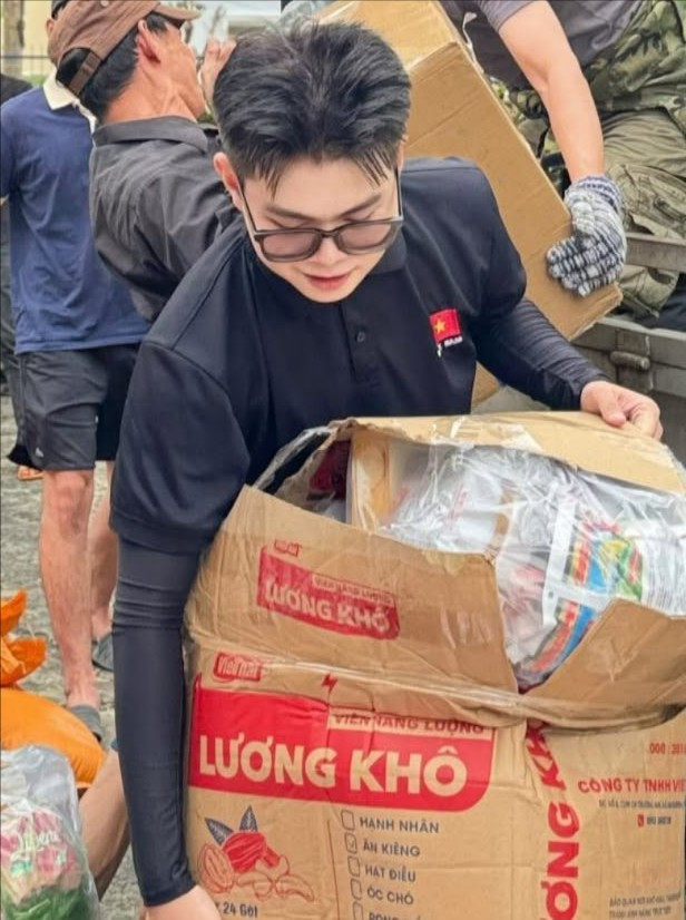 Diễn viên Nguyễn Lâm Thái trước khi bị bắt vì trộm túi LV của Hoa hậu Mexico: Khoe làm từ thiện, thường xuyên nói đạo lý trên mạng- Ảnh 3.