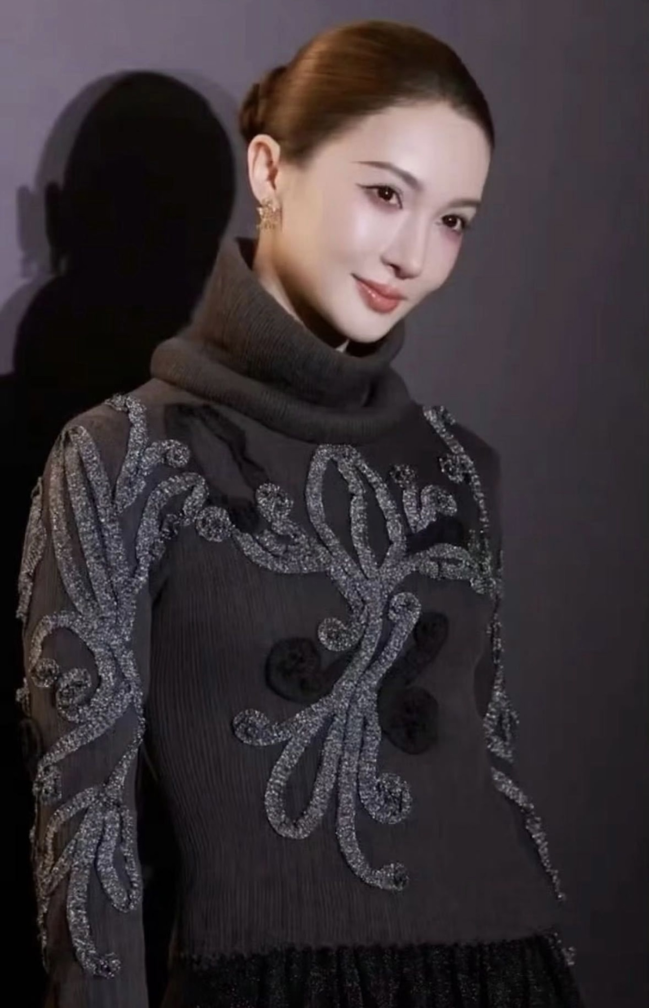 Kim Thần mặt đơ như tượng sáp- Ảnh 2.