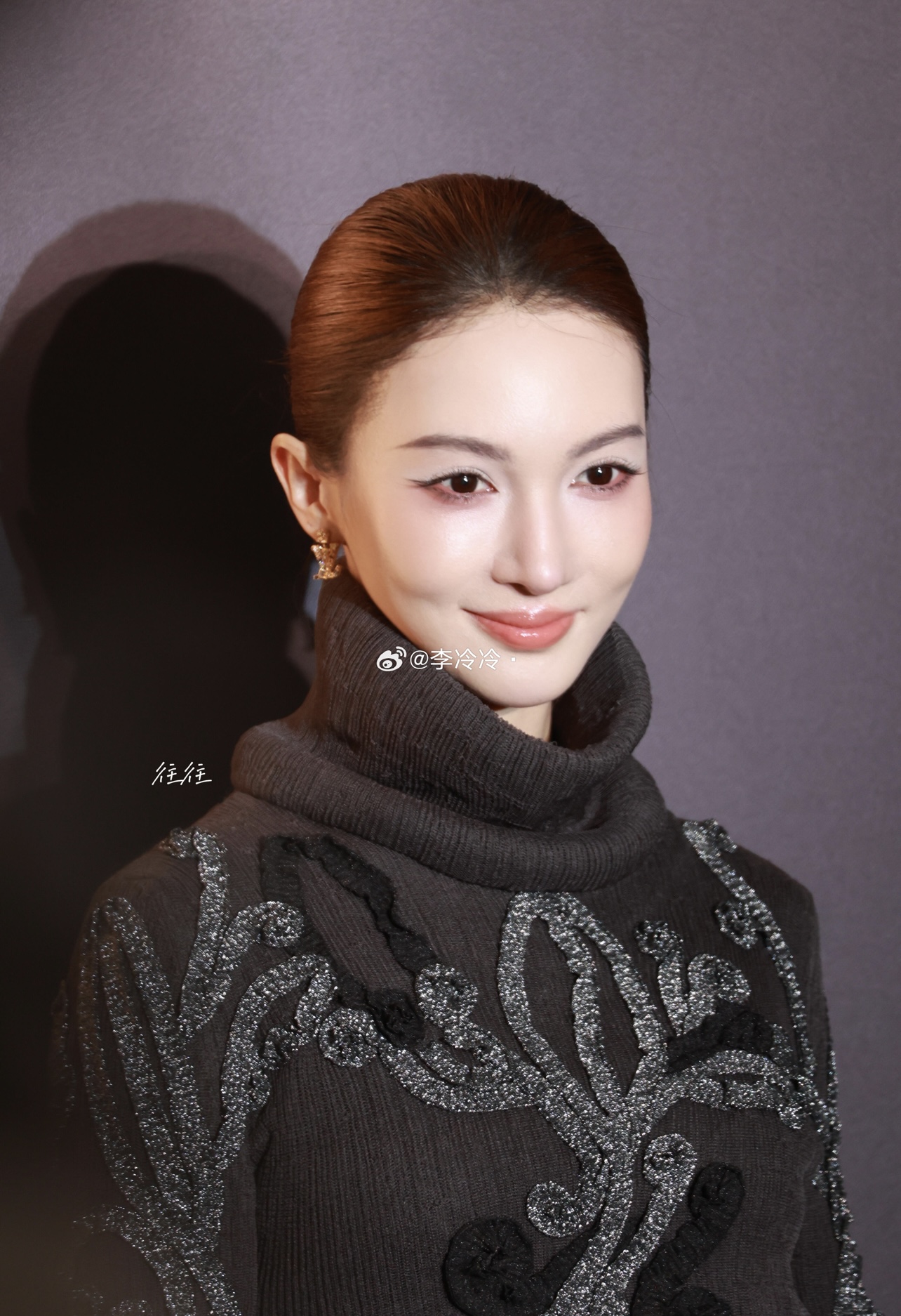 Kim Thần mặt đơ như tượng sáp- Ảnh 1.