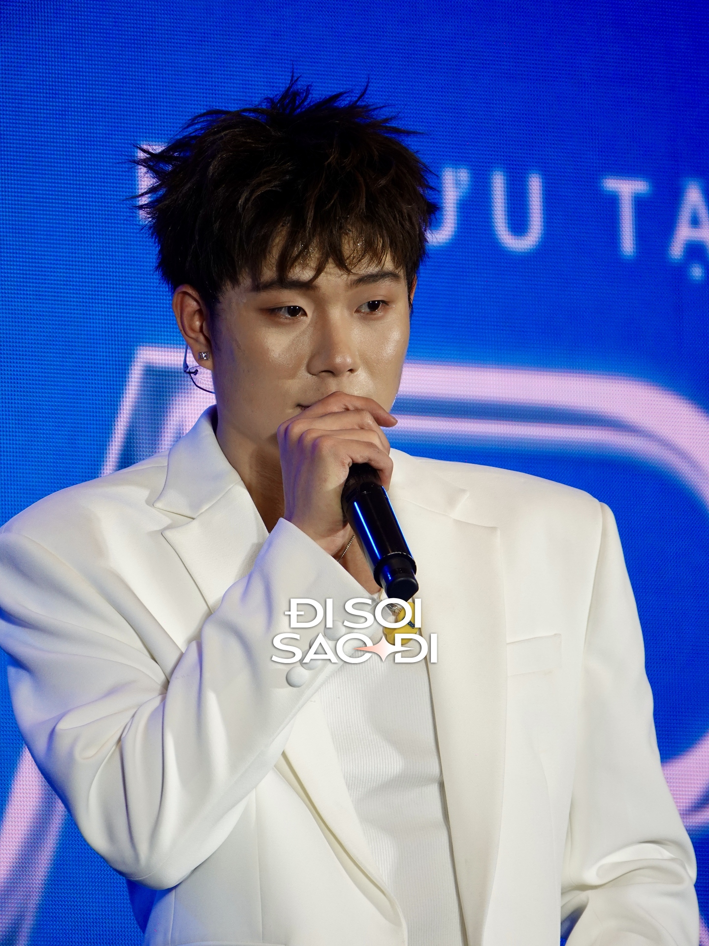 Dương Domic lần đầu lộ diện hậu bị tóm hẹn hò Linh Ka, thái độ ra sao giữa Dương Domic lần đầu lộ diện hậu bị tóm hẹn hò Linh Ka, thái độ ra sao giữa