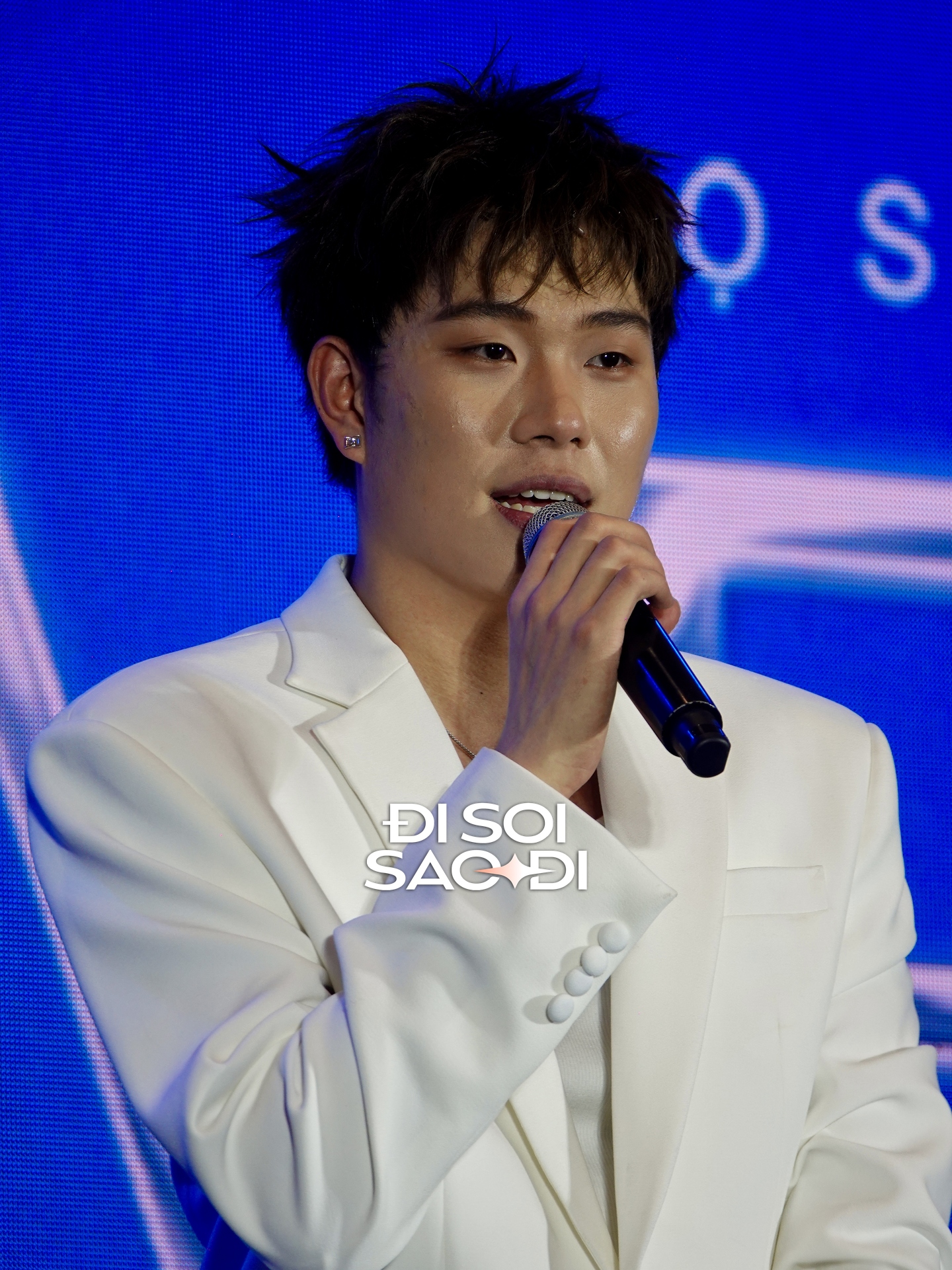 Dương Domic lần đầu lộ diện hậu bị tóm hẹn hò Linh Ka, thái độ ra sao giữa Dương Domic lần đầu lộ diện hậu bị tóm hẹn hò Linh Ka, thái độ ra sao giữa