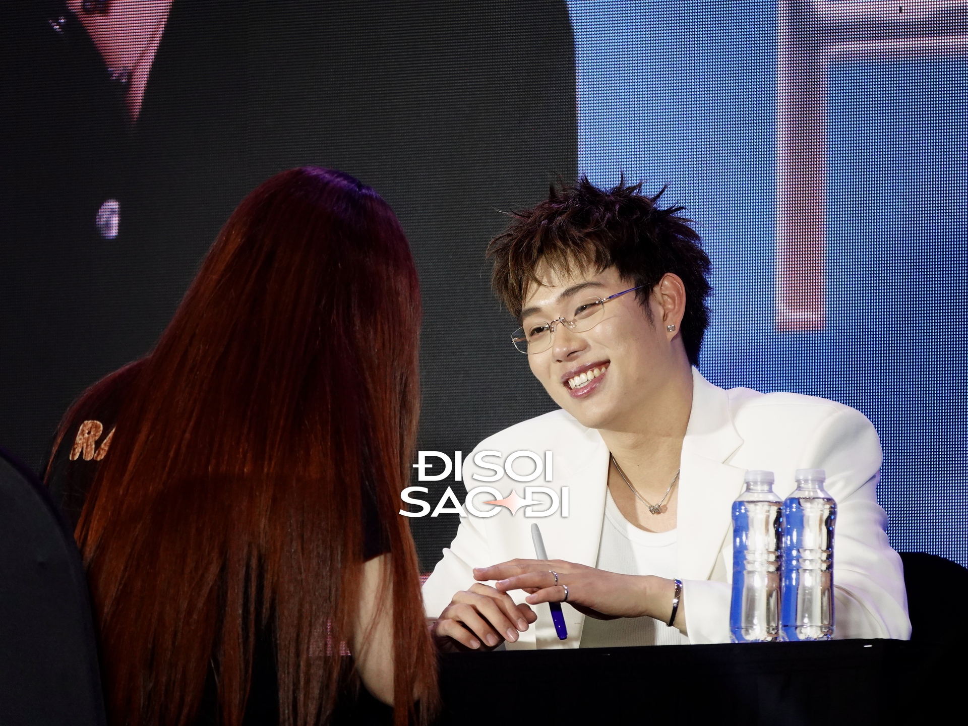 Dương Domic lần đầu lộ diện hậu bị tóm hẹn hò Linh Ka, thái độ ra sao giữa Dương Domic lần đầu lộ diện hậu bị tóm hẹn hò Linh Ka, thái độ ra sao giữa